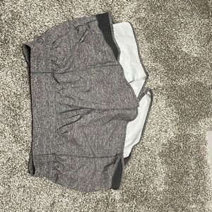 Lu lu lemon size 8, 4in, shorts